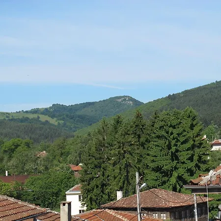 & Bistro Lefterova