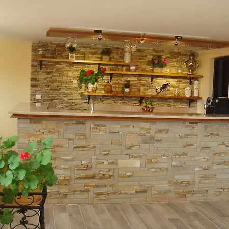 Πανσιόν & Bistro Lefterova