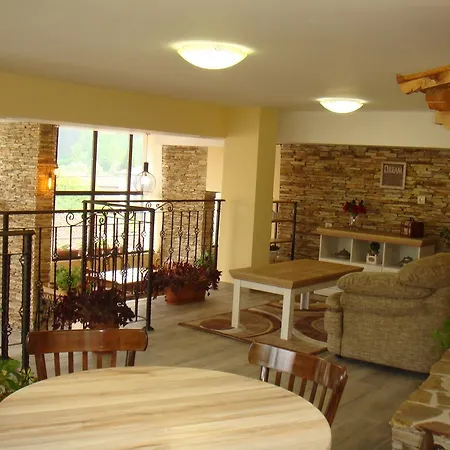 Πανσιόν & Bistro Lefterova