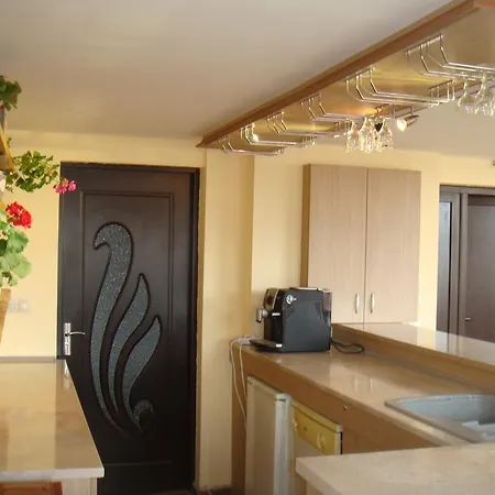 & Bistro Lefterova 科泰尔