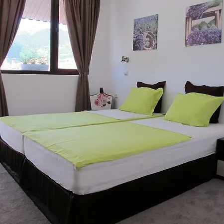 Guest house & Bistro Lefterova 3*