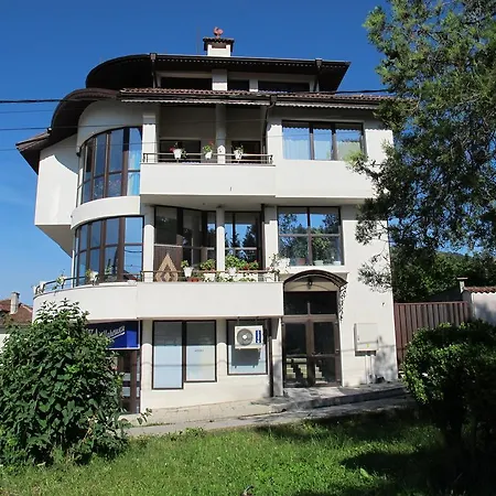 招待所 & Bistro Lefterova 科泰尔