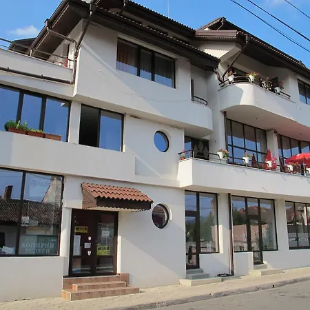 招待所 & Bistro Lefterova