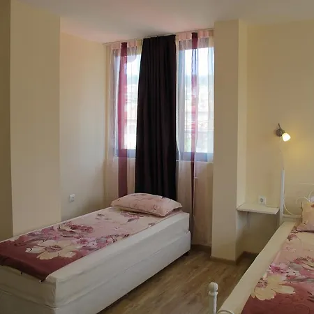 & Bistro Lefterova 科泰尔