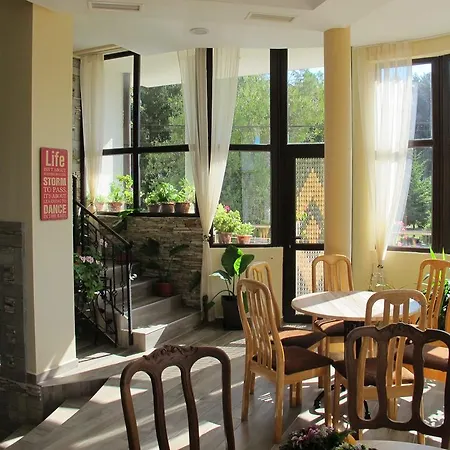 & Bistro Lefterova 3*