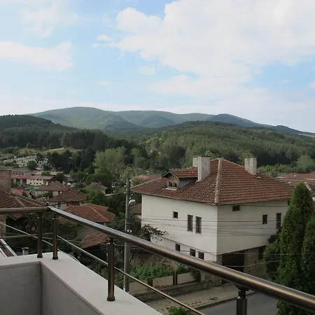 & Bistro Lefterova 招待所
