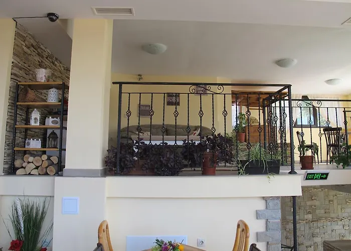 Gæstehus & Bistro Lefterova 3*