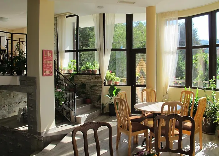 & Bistro Lefterova 3*