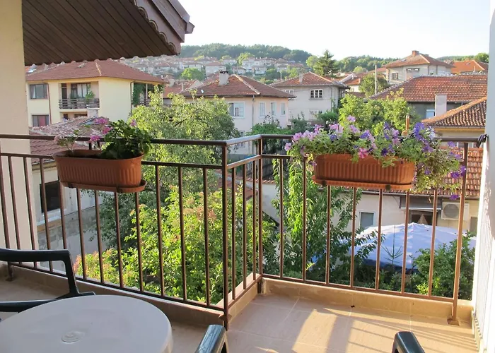 & Bistro Lefterova 3*